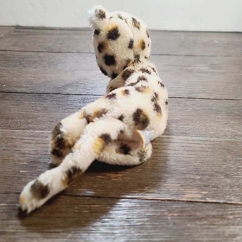Vintage 70s 1976 R. Dakin Leopard Cheetah Cat Beanie Plush Green Eyes